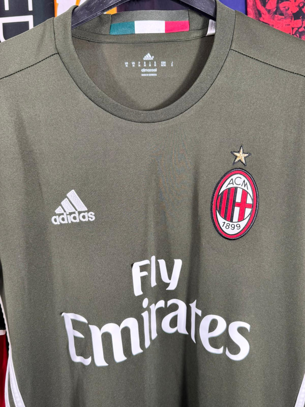 AC Milan 2016/2017 3. forması